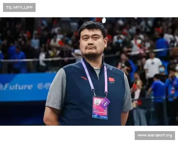 姚明惊艳表现征服球迷 社交媒体热议不断引发全民关注 姚明惊艳表现征服球迷 社交媒体热议不断引发全民关注