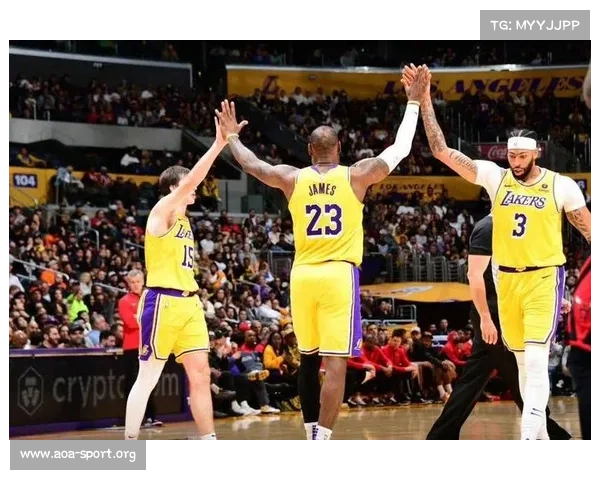 亚洲杯赛事精彩纷呈 湖人宣布退役大卫詹姆斯告别篮球赛场