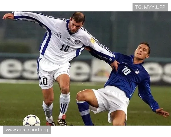 托蒂赴俄罗斯参与足球活动获金貘奖 强调未涉及政治事务