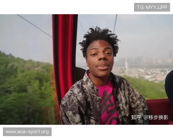 知名主播Speed现身重庆街头巧遇中国版梅罗并收获果篮惊喜 知名主播Speed现身重庆街头巧遇中国版梅罗并收获果篮惊喜